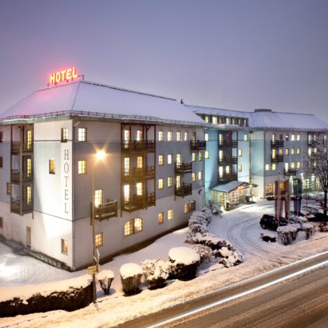 Alphotel-Innsbruck-Tirol-Winter-aussen-verschneit