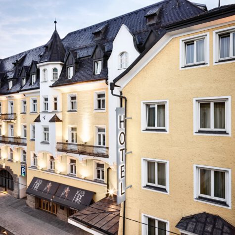 Hotel-Grauer-Baer-Innsbruck-Tirol-Aussenansicht-Front_01