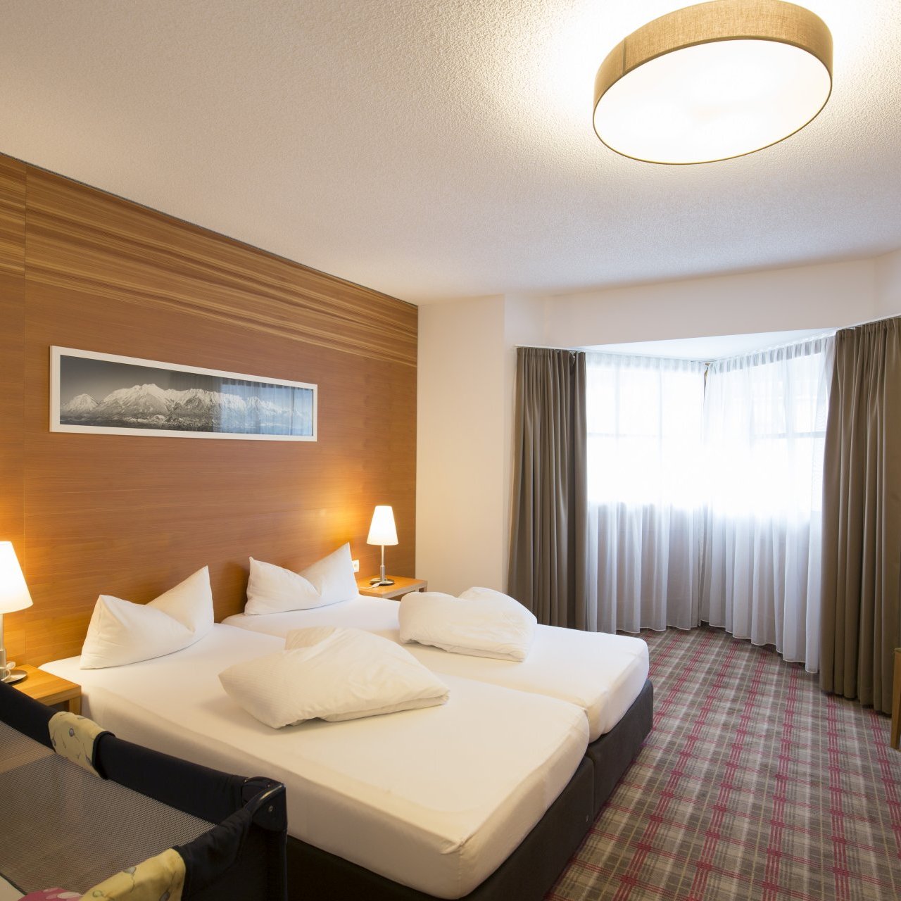 csm_Hotel-Bon-Alpina-Innsbruck-Igls-3SterneHotel-gutequalitaet-superpreisleistung-wellnessbereich-dreibettzimmer_5f7bdd909c